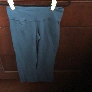 Cropped lululemon yoga pants